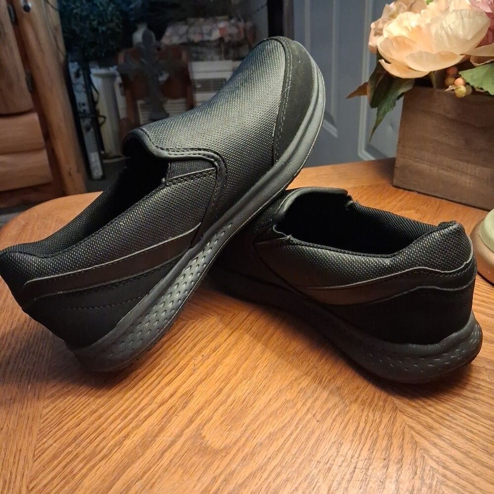 TREDSAFE Womens Anti-fatigue Casual Slip Oil Resistant Work Shoe Sz 6 Restaurant